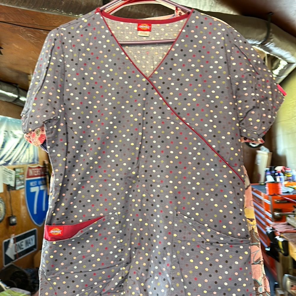 Dickies Scrub top